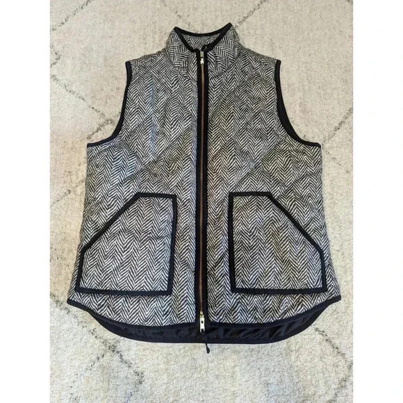 J Crew Vest Womens Medium Quilted Black White Chevron‎ Insulated Puffer - Picture 1 of 9